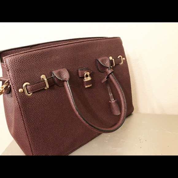 Top handle Handbag with lock. - Picture 1 of 3